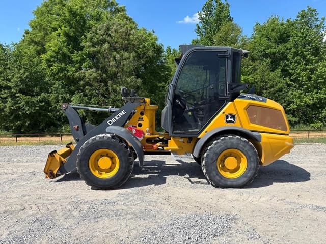 Image of John Deere 204G equipment image 2