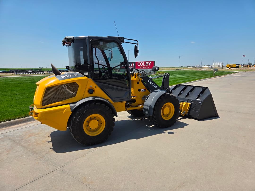 Image of John Deere 204G Image 0