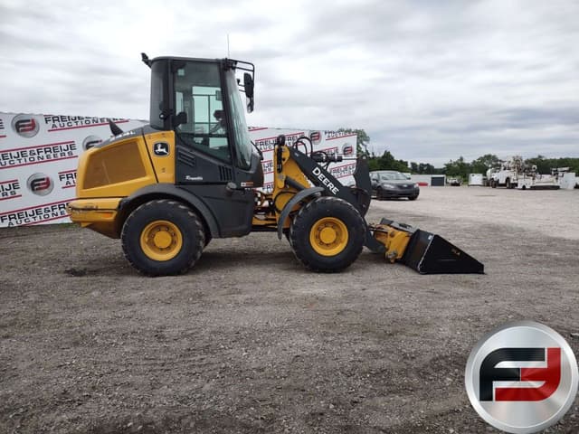 Image of John Deere 244L equipment image 3