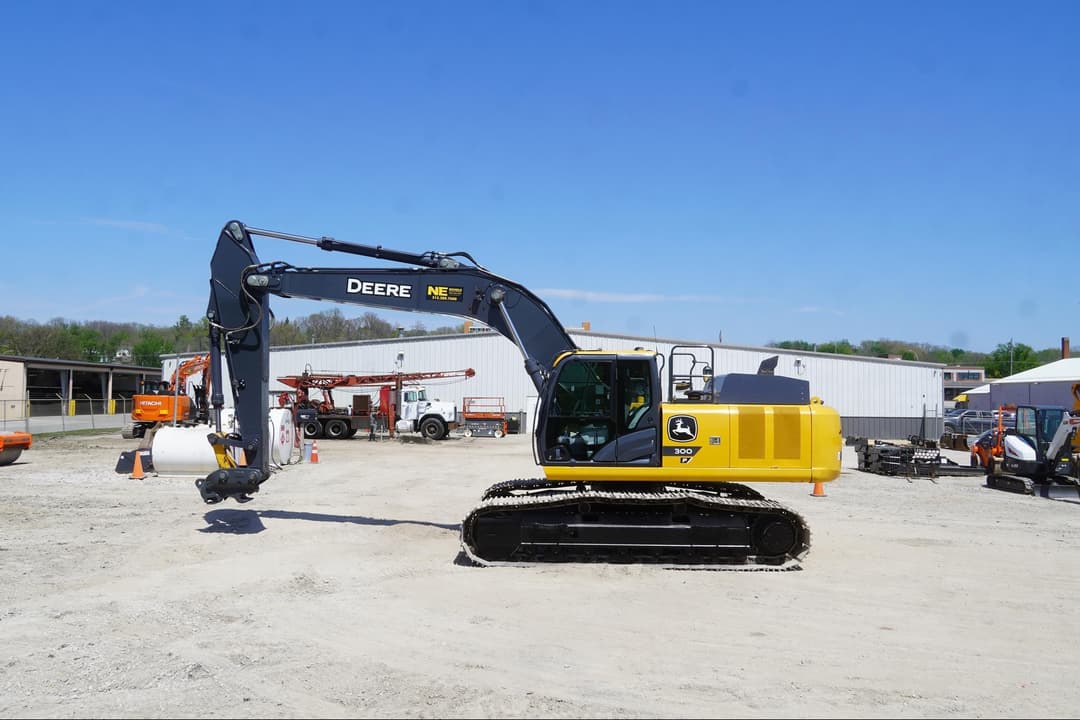 Image of John Deere 300P Primary image