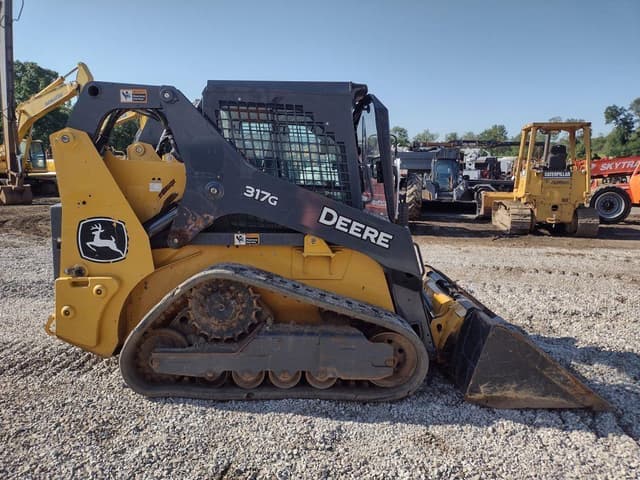 Image of John Deere 317G equipment image 2