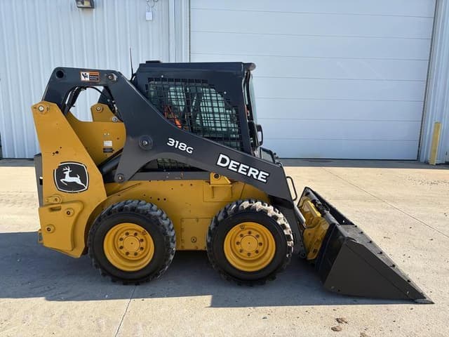 Image of John Deere 318G equipment image 2