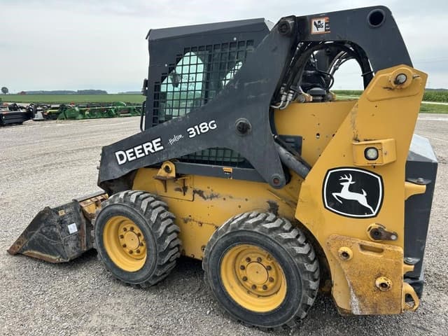 Image of John Deere 318G equipment image 4
