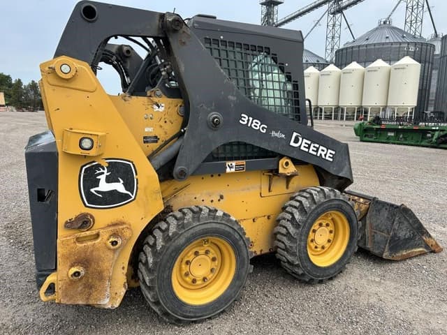 Image of John Deere 318G equipment image 3