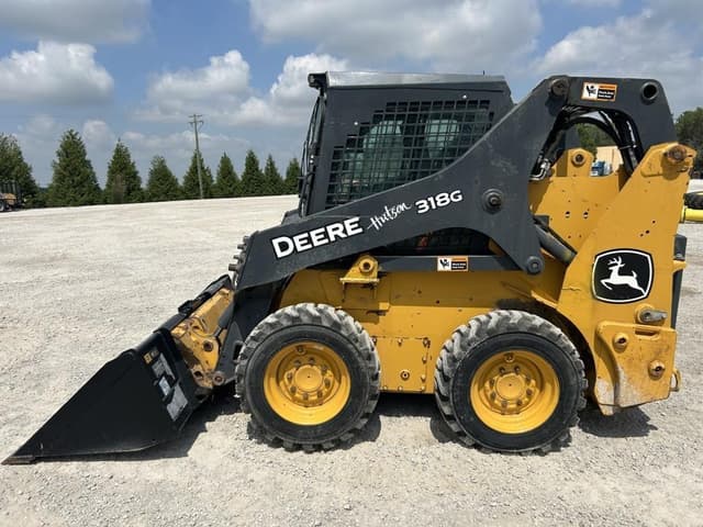 Image of John Deere 318G equipment image 2