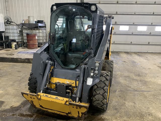 Image of John Deere 318G equipment image 4