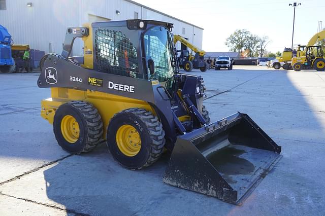 Image of John Deere 324G equipment image 3