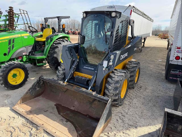 Image of John Deere 324G equipment image 4