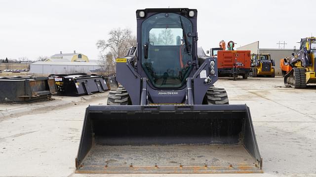 Image of John Deere 324G equipment image 3