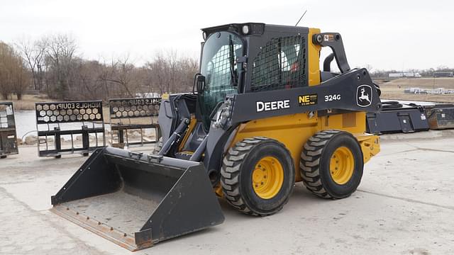 Image of John Deere 324G equipment image 2