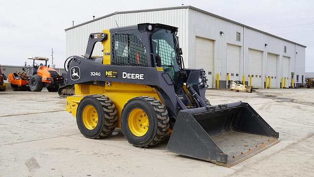Image of John Deere 324G equipment image 4