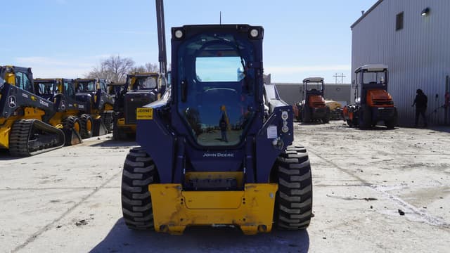 Image of John Deere 324G equipment image 2