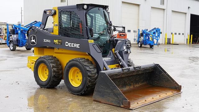 Image of John Deere 324G equipment image 3