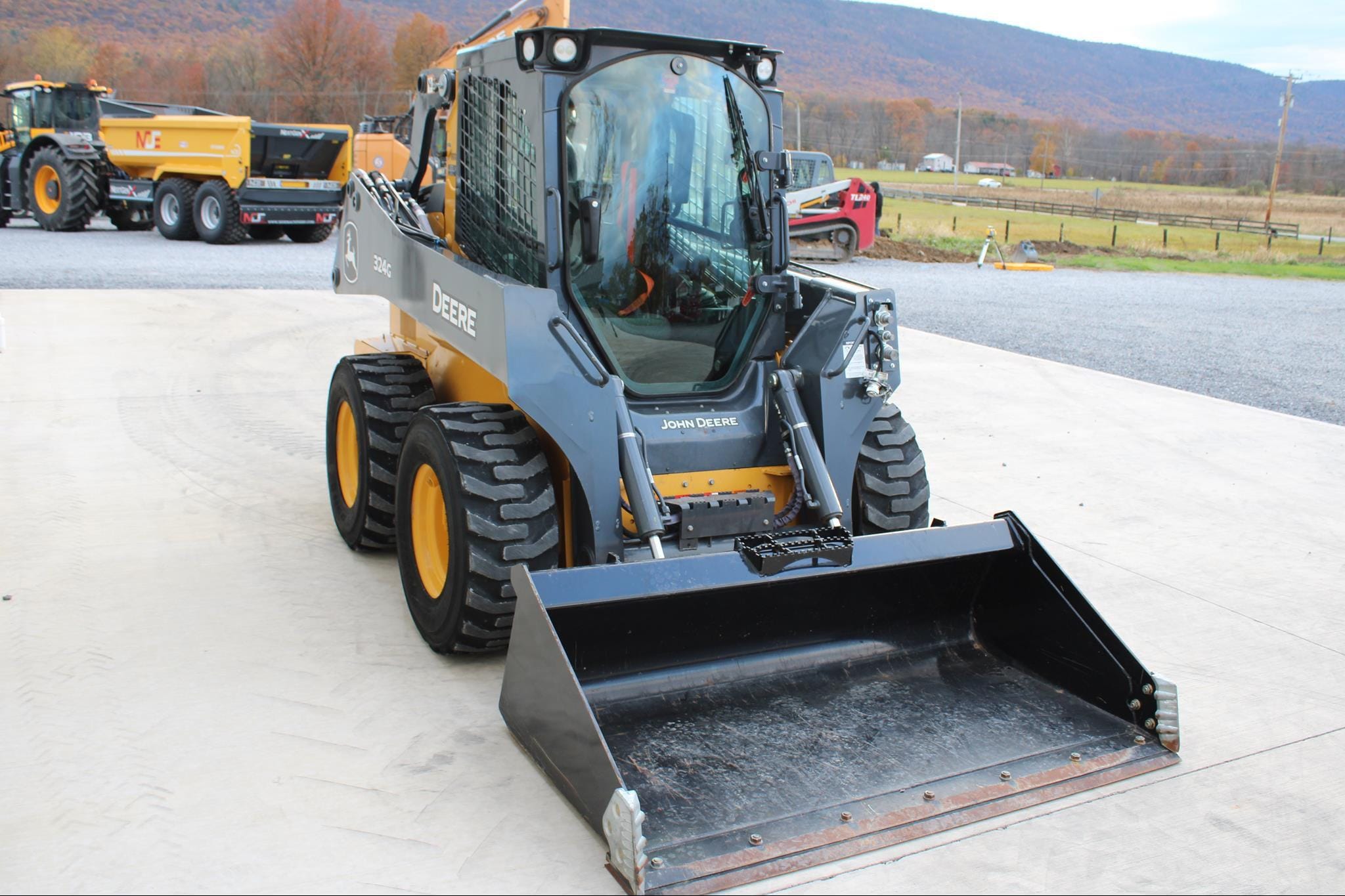 2023 John Deere 324G Equipment Image0