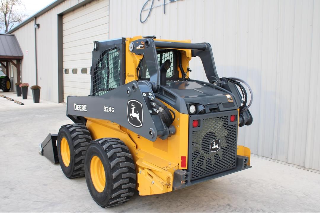Image of John Deere 324G Image 0
