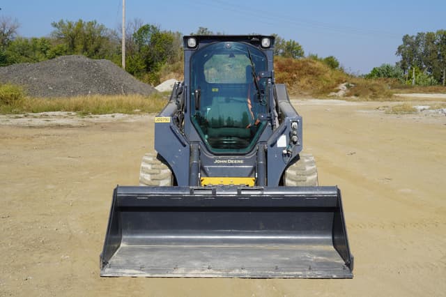 Image of John Deere 324G equipment image 3