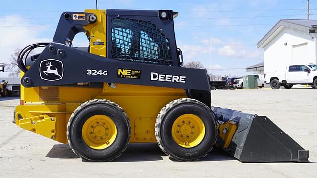 Image of John Deere 324G equipment image 4
