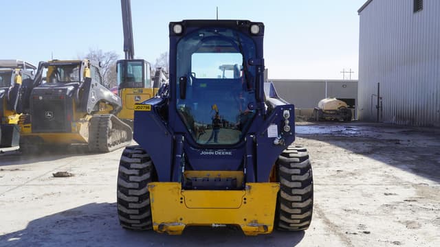 Image of John Deere 324G equipment image 2