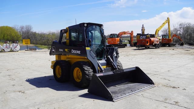 Image of John Deere 324G equipment image 3