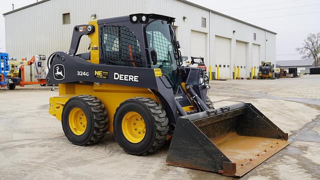 Image of John Deere 324G equipment image 3