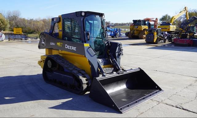 Image of John Deere 325G equipment image 4