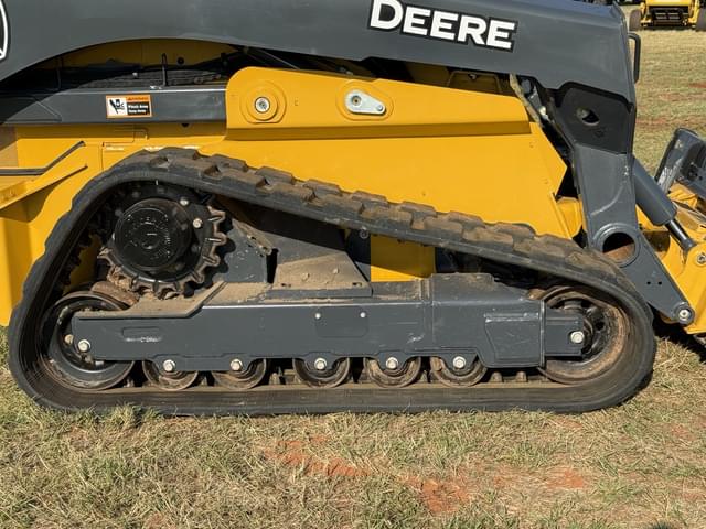 Image of John Deere 331G equipment image 2