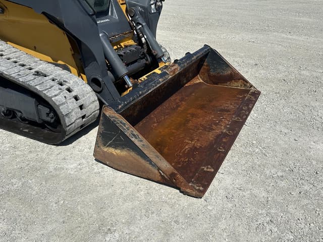 Image of John Deere 331G equipment image 4