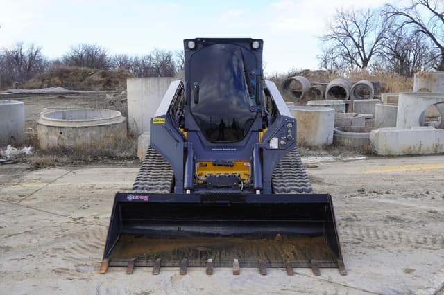 Image of John Deere 331G equipment image 2