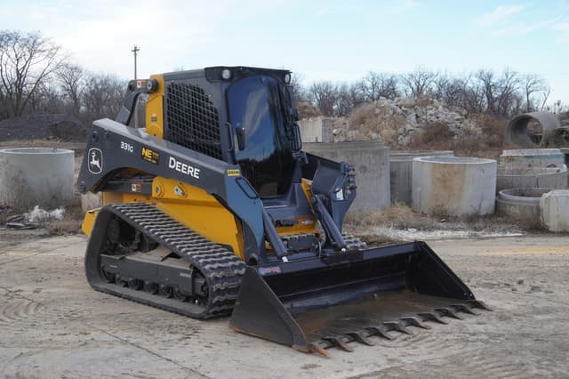 Image of John Deere 331G equipment image 3