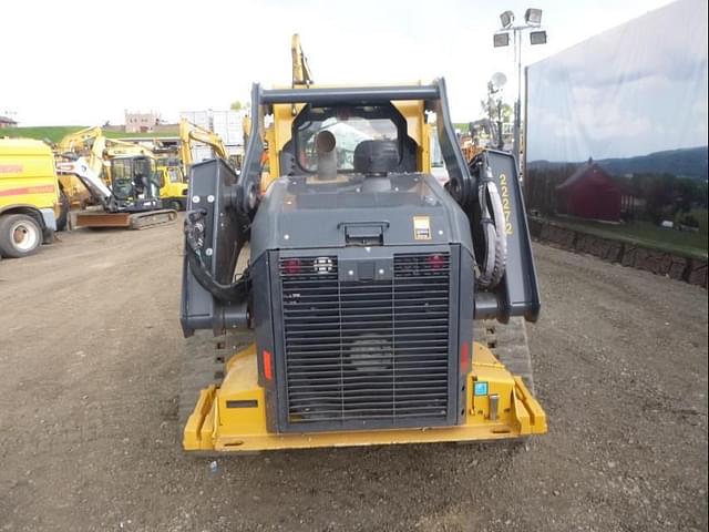 Image of John Deere 331G equipment image 3