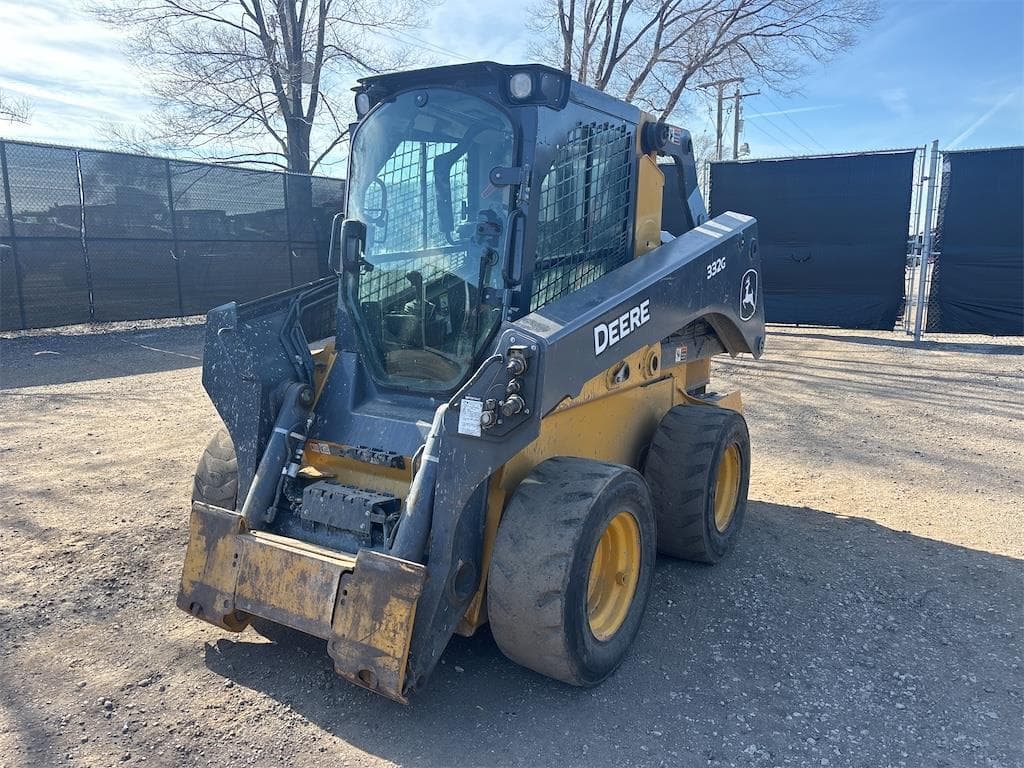 Image of John Deere 332G Primary image