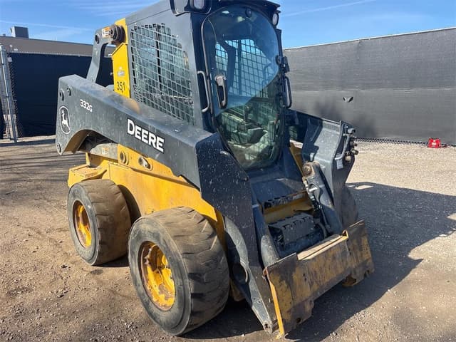 Image of John Deere 332G equipment image 2