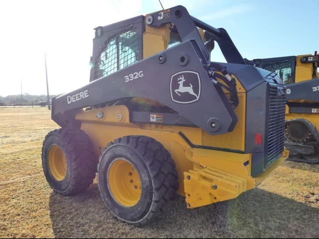 Image of John Deere 332G equipment image 2