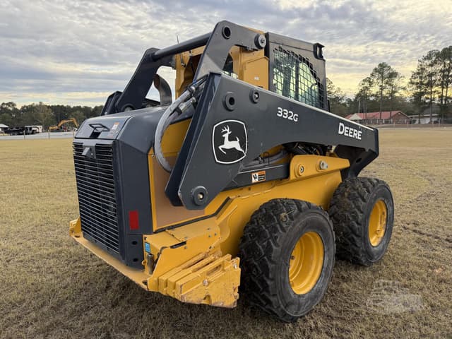 Image of John Deere 332G equipment image 4