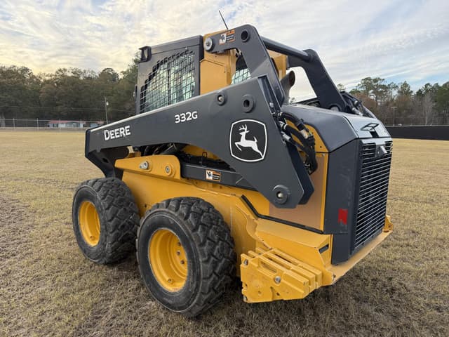 Image of John Deere 332G equipment image 2