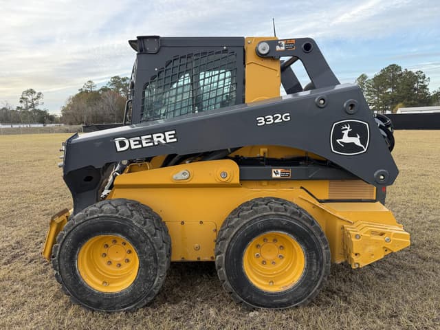 Image of John Deere 332G equipment image 1