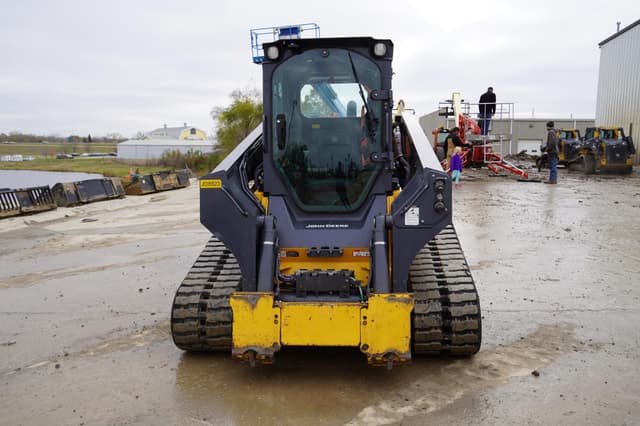 Image of John Deere 333G equipment image 2