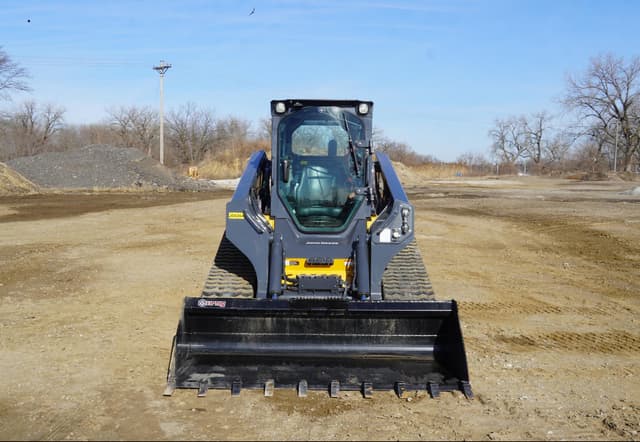 Image of John Deere 333G equipment image 3
