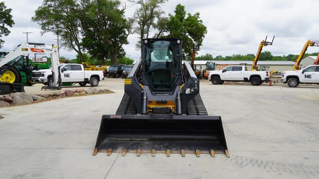 Image of John Deere 333G equipment image 2