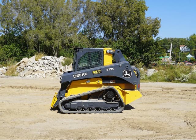Image of John Deere 333G equipment image 2