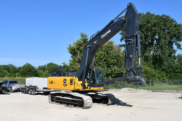 Image of John Deere 350P equipment image 3