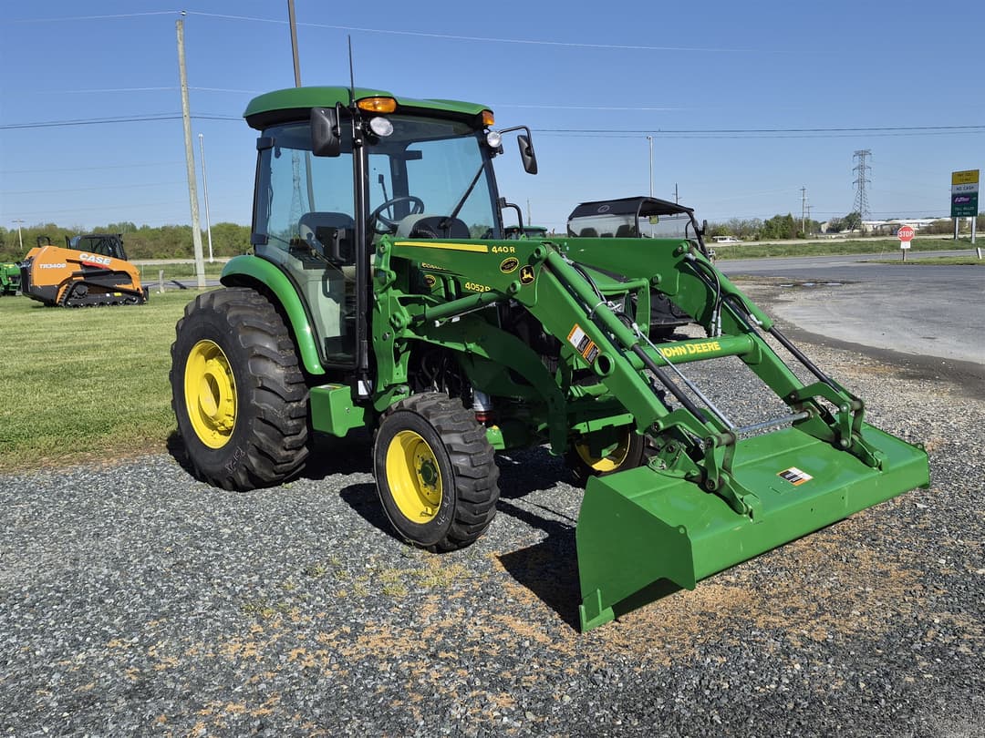 Image of John Deere 4052R Primary image
