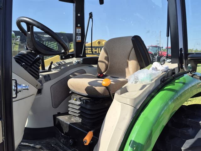 Image of John Deere 4052R equipment image 1