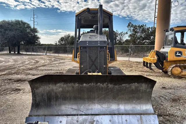 Image of John Deere 450P equipment image 4