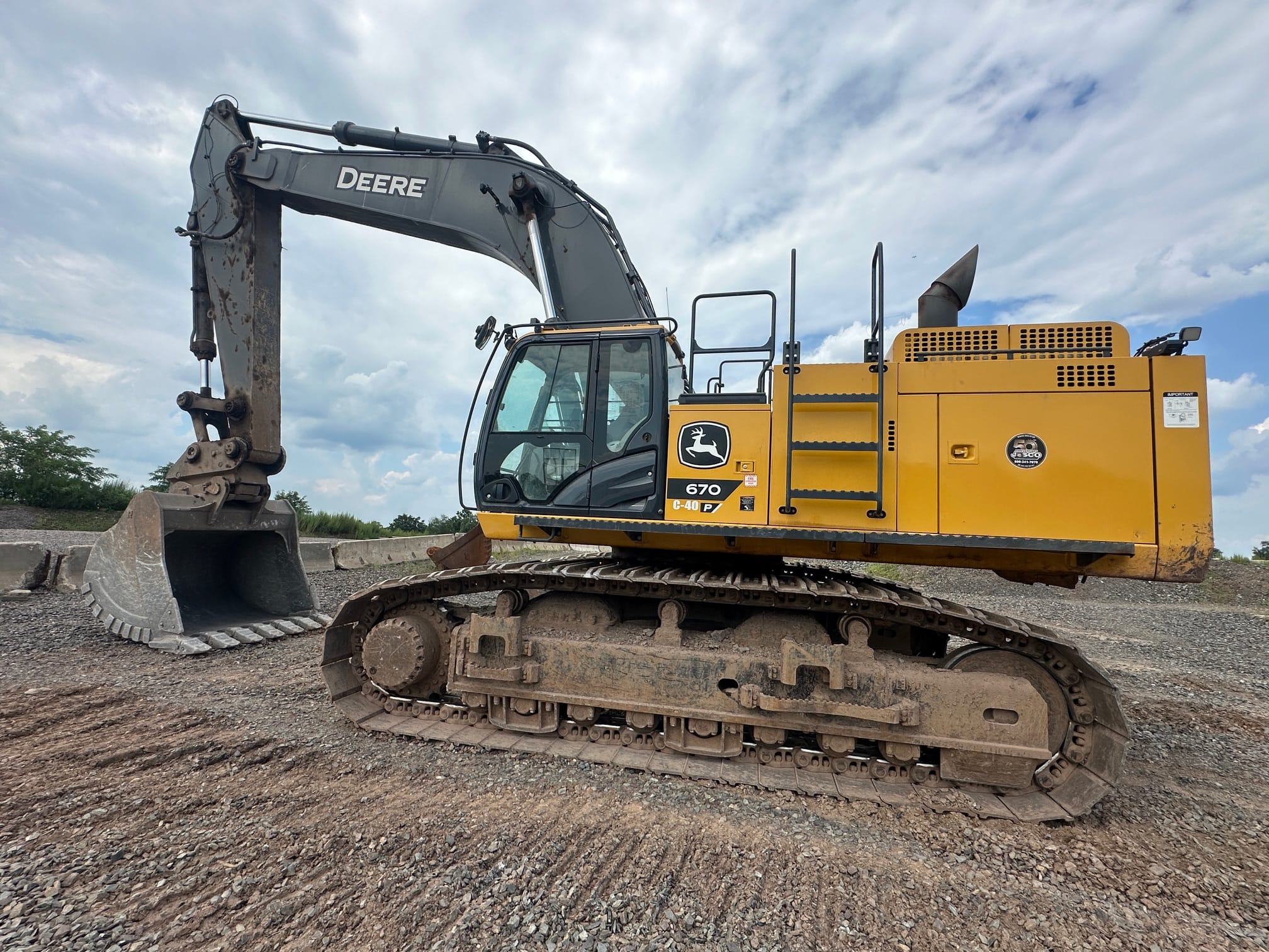 2023 John Deere 670P Equipment Image0