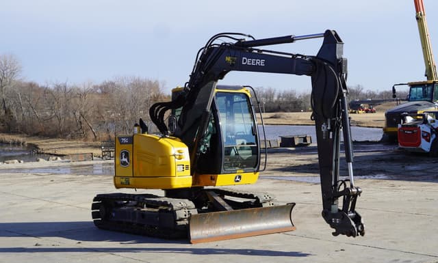Image of John Deere 75G equipment image 4
