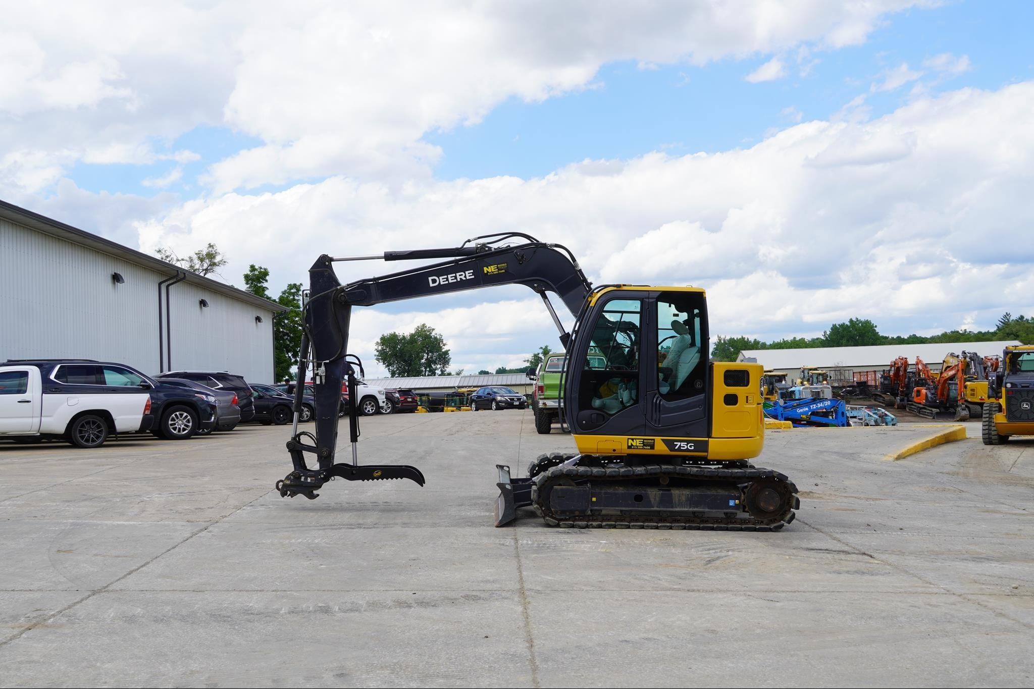 2023 John Deere 75G Equipment Image0