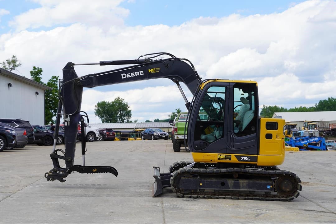 Image of John Deere 75G Primary image