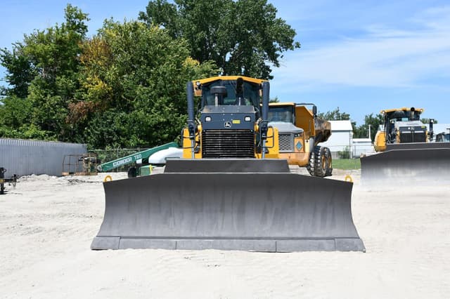 Image of John Deere 850L LGP equipment image 4