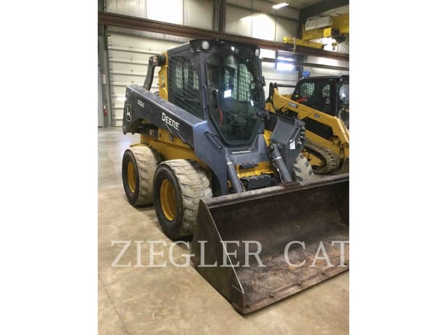 Image of John Deere 332G equipment image 1
